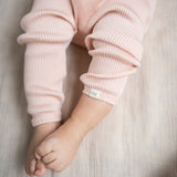 Minimalisma - Bezszwowe legginsy niemowlęce z jedwabiu i bawełny, Sweet Rose