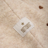 HUTTEliHUT – Kominiarka z haftowanymi serduszkami