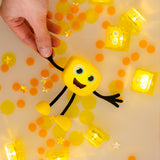 Glo Pals - Postać do kąpieli Alex - zestaw z dwiema kostkami sensorycznymi świecącymi w wodzie