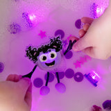 Glo Pals - Postać do kąpieli Lumi - zestaw z dwiema kostkami sensorycznymi świecącymi w wodzie