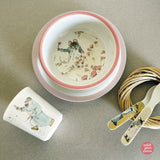 Petit Jour Paris - Zestaw naczyń i sztućców dziecięcych Ernest i Celestyna - różowy