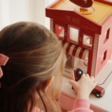 Konges Slojd - Drewniana remiza strażacka