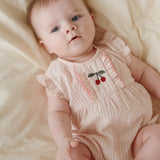 Konges Slojd - Rampers z bawełny organicznej Ellie Frill Peony Stripe