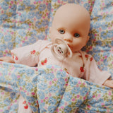 Konges Slojd - Lalka Elisa z ubrankiem i smoczkiem