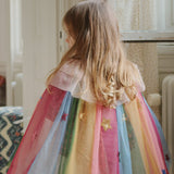 Konges Slojd – Strój wróżki z tęczowymi skrzydłami i różdżką