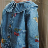 Konges Slojd - Kurtka jeansowa Magot z cekinowymi owocami, vitamins