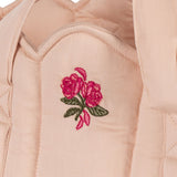 Konges Slojd - Nosidełko/kołyska dla lalek, cameo rose