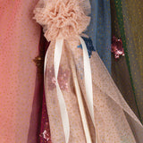 Konges Slojd – Strój wróżki z tęczowymi skrzydłami i różdżką