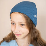 Minimalisma - Mięciutka czapka beanie z mieszanki jedwabiu i bawełny Bambi, Fjord Blue